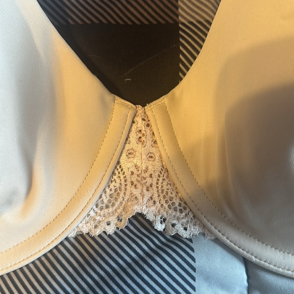 Playtex Bra - Picture 2 of 7